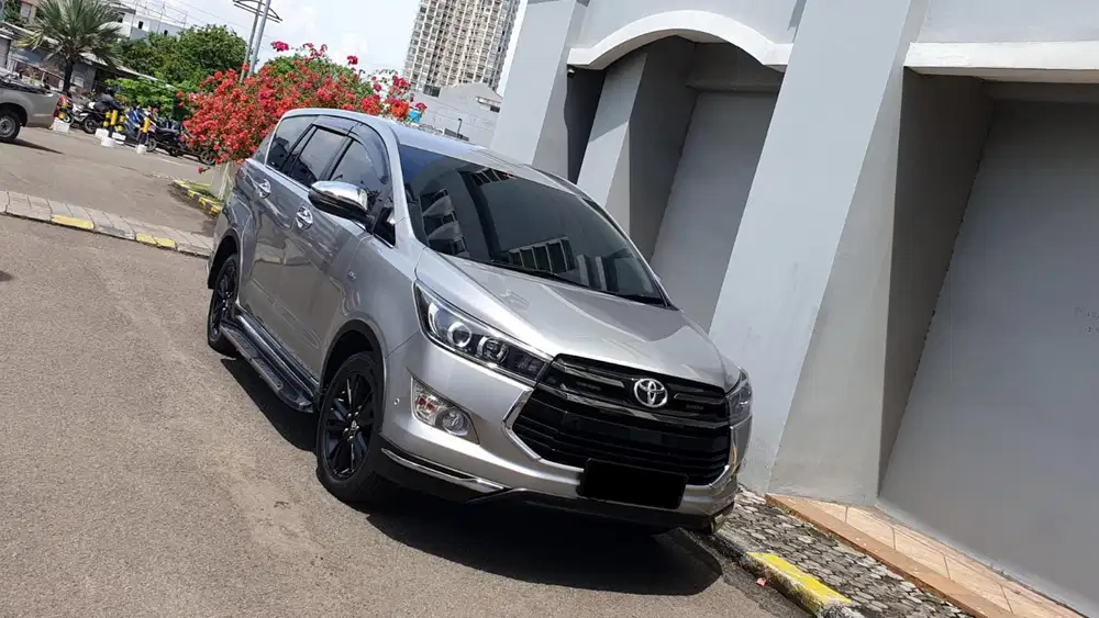 [ GARANSI 5TH ] Toyota Kijang Innova Reborn Venturer 2.0 2TV 2018/2019