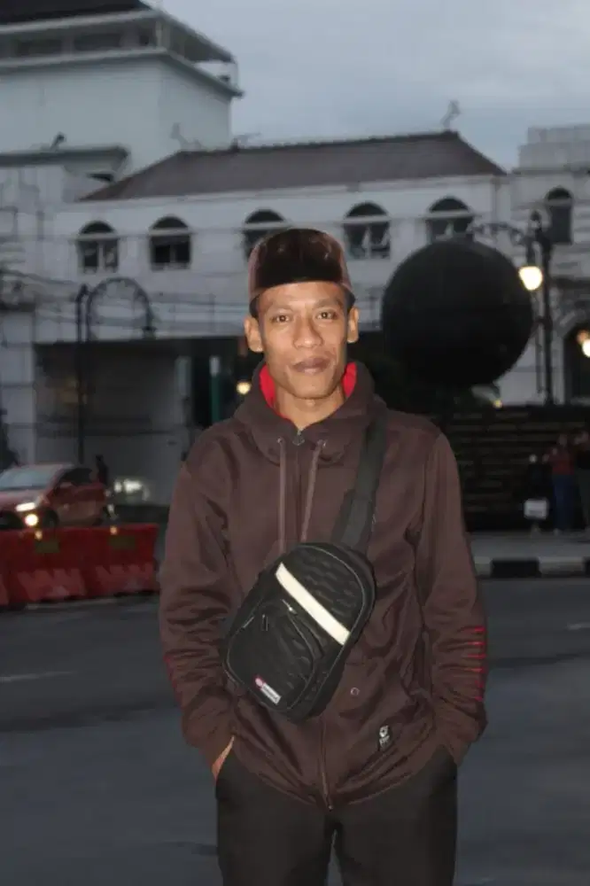 Mencari pekerjaan jaga rumah & administrasi