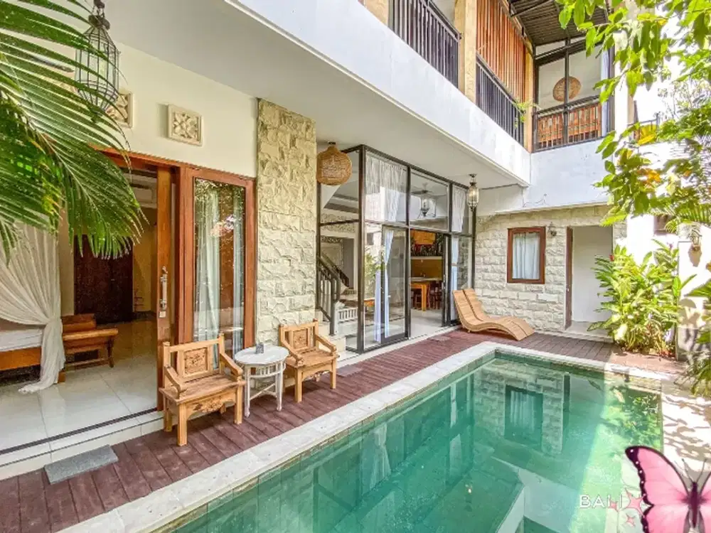 Villa Modern Tropis strategis Banjar semer Kerobokan Bali