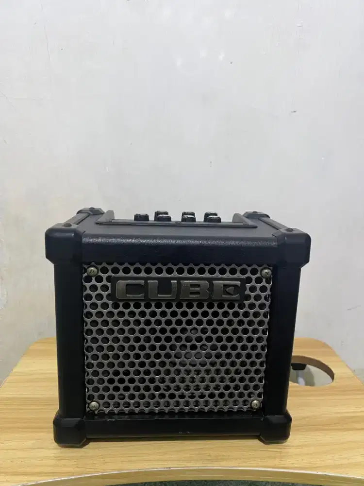 AMPLI GITAR ROLAND M-CUBE GX
