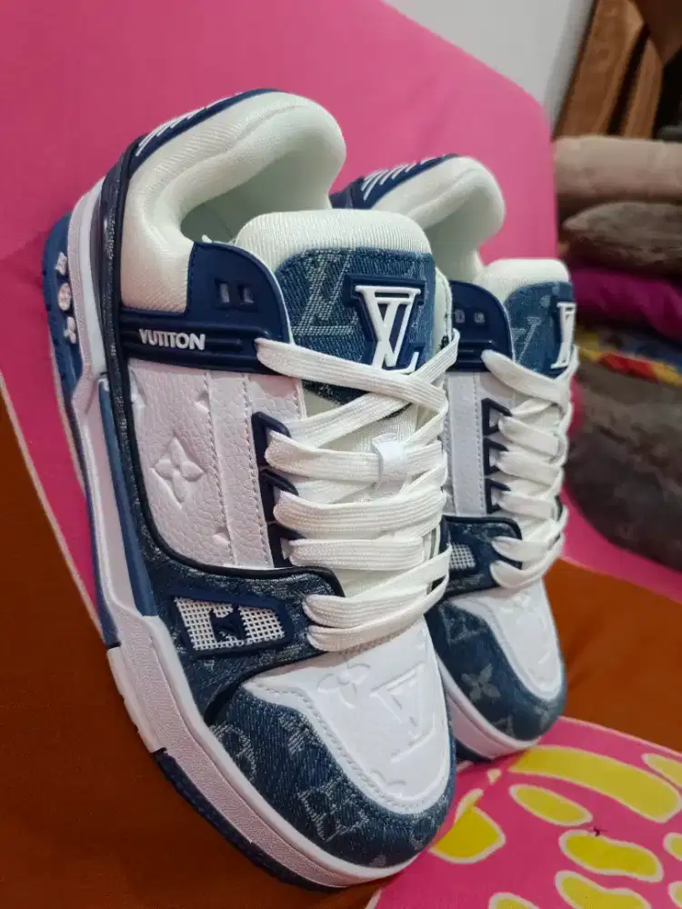 Sepatu Louis Vuitton Casual Size 42