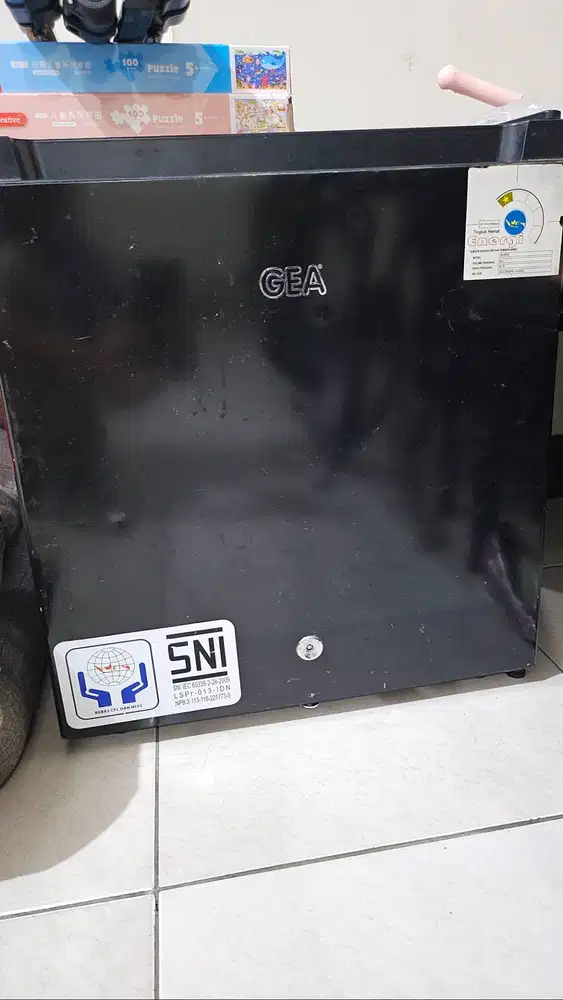 Di jual kulkas mini GEA