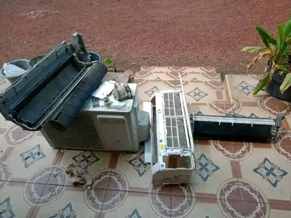 SERVICE AC PERBAIKAN DAN MAINTENANCE