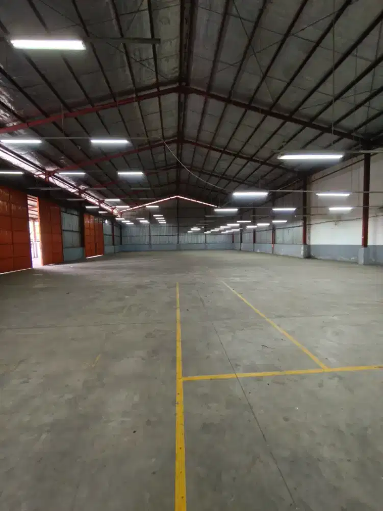 DISEWAKAN GUDANG LUAS MURAH SIAP PAKAI DI JL RAYA JAKARTA PARUNG.