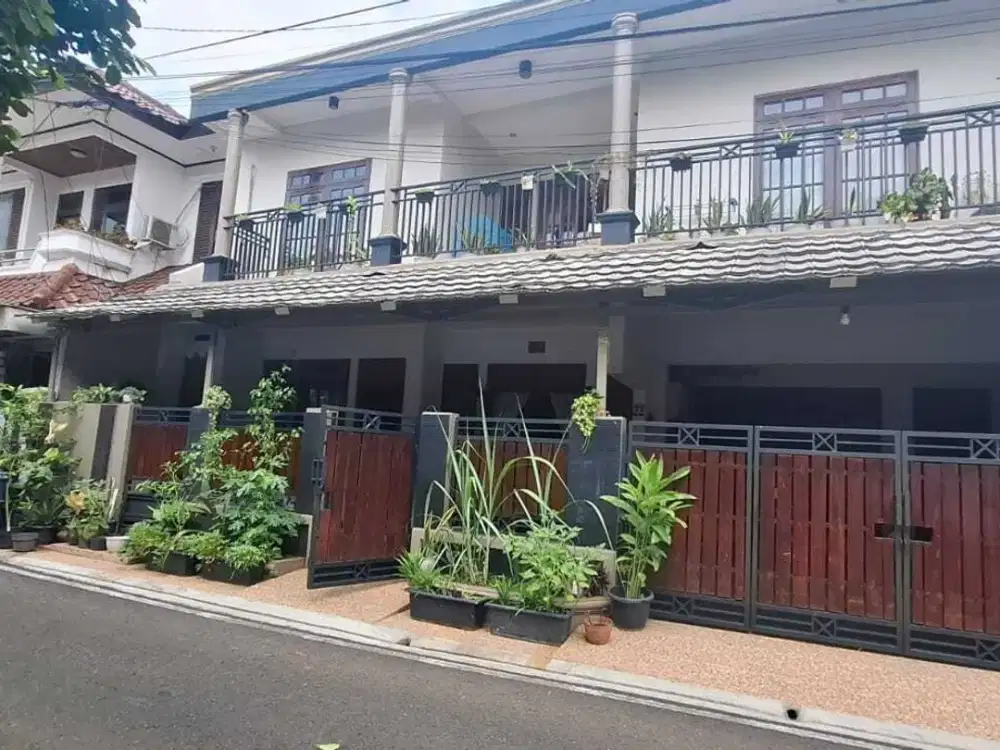 Rumah  di Kayu Putih Depan Taman Akses Jalan 2 mobil