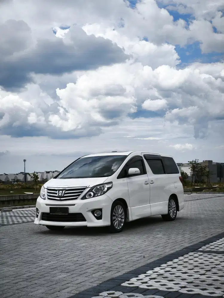 Toyota Alphard SC Premium Sound AT 2013