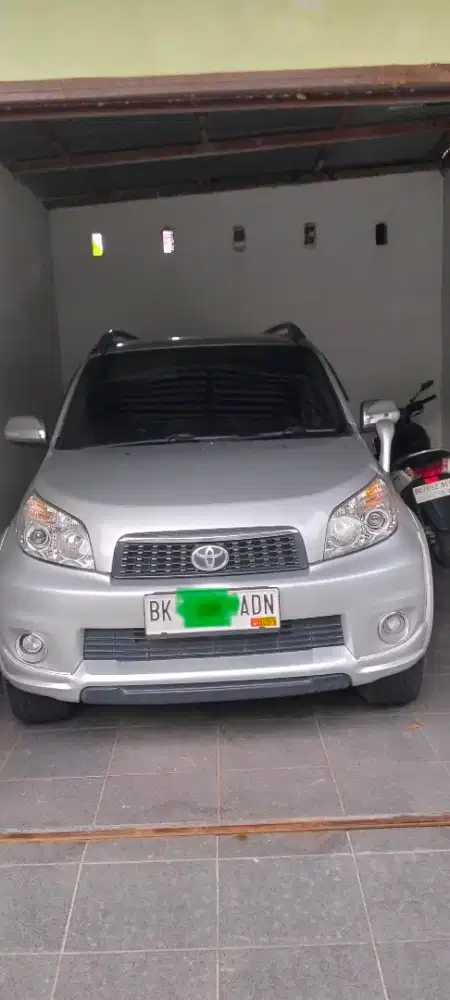 Dijual Toyota Rush Matic Tahun 2012 Istimewa