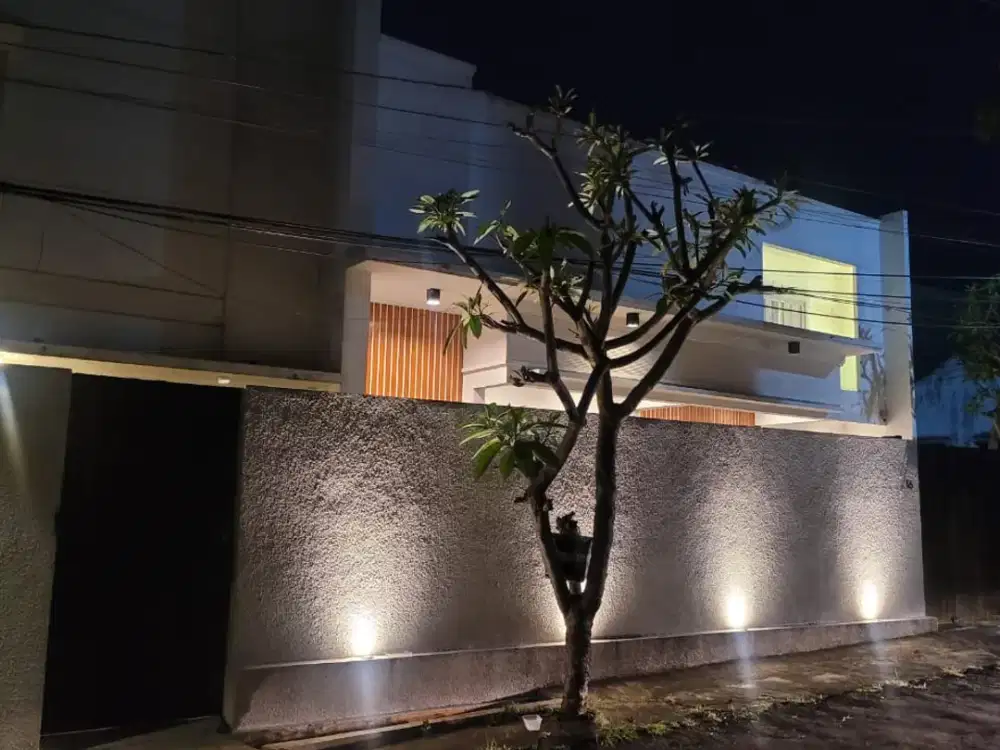 Rumah mewah 2 lantai semi furnished di perumahan bukit sari ngesrep