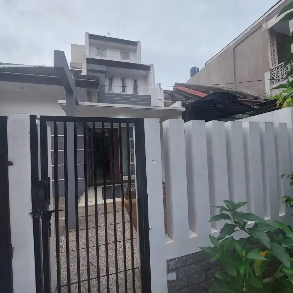 Di jual rumah siap huni diperumahan permata cimanggis