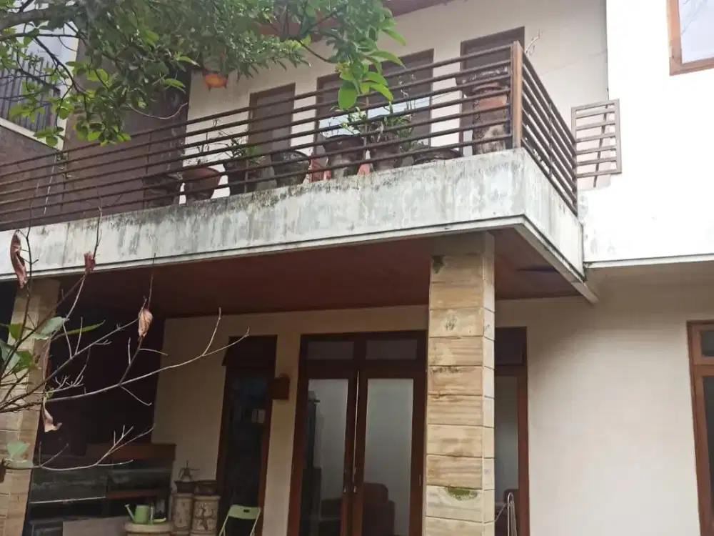 Rumah Nyaman Mekar Wangi Taman Depan Belakang