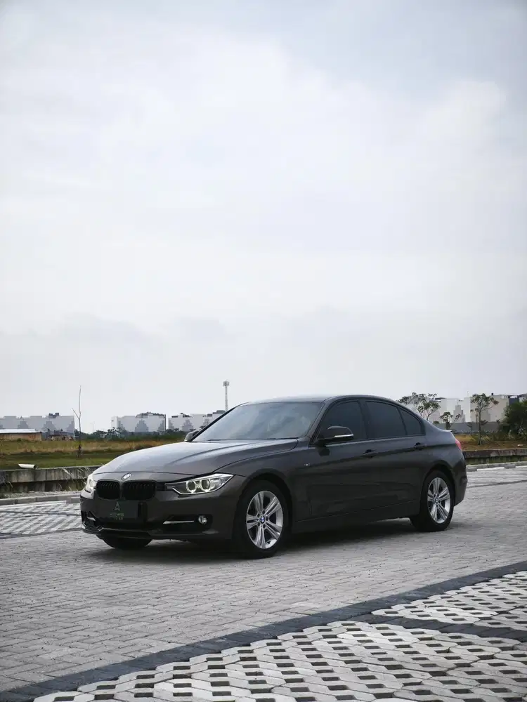 BMW 320i AT 2014