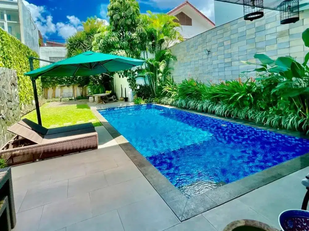 RUMAH MEWAH SEMI FURNISHED SWIMMING POOL DALAM CLUSTER DI DUREN TIGA