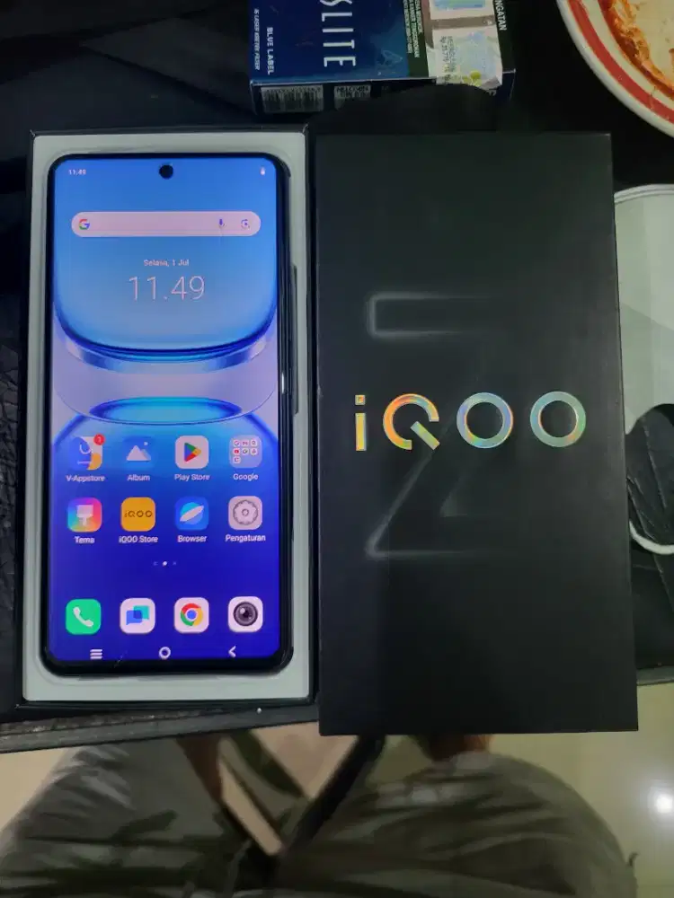 IQOO Z10 5G 8+4/128 mulus nominus cek ampe pegel garansi panjang