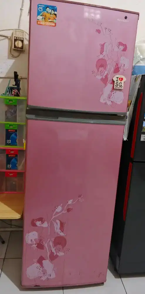 Dijual apa adanya Kulkas Sharp 2 Pintu Jumbo Murmer !!!