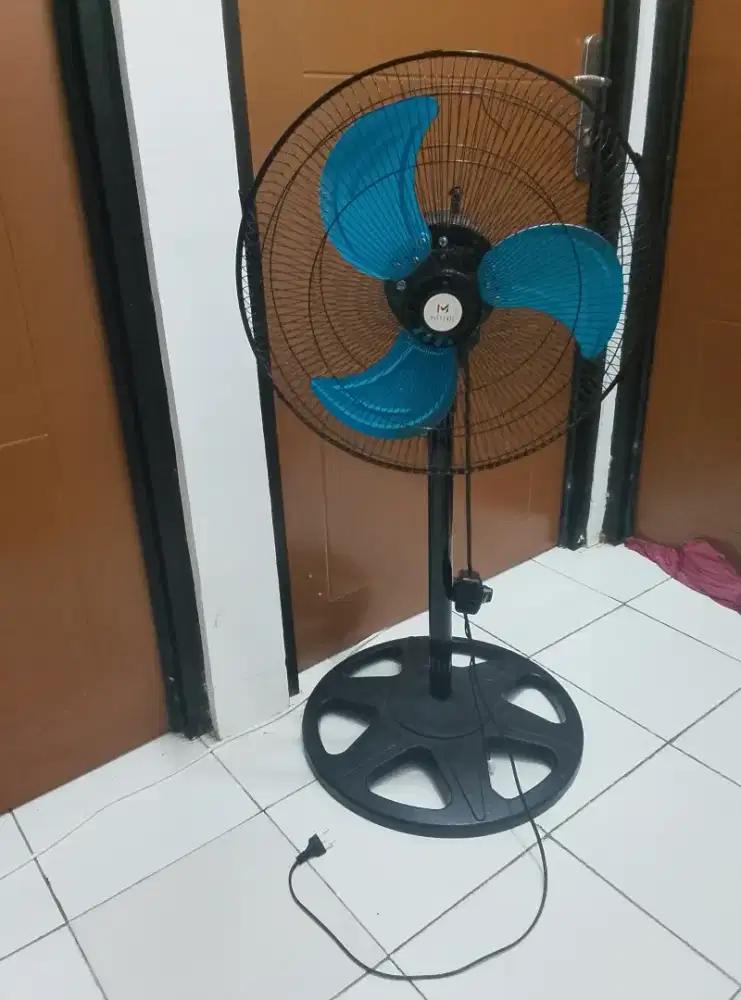 baru pakai 1 bulan jual murah kipas angin tornado 3 fungsi