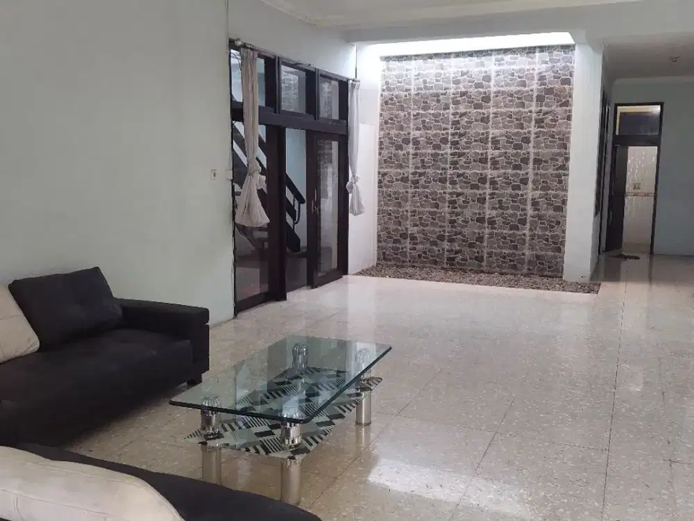 Jual/Sewa Rumah Strategis Usaha di Sayap Burangrang Bandung Tengah Kota