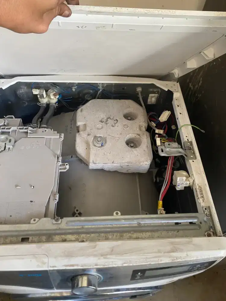 SERVICE AC. MESIN CUCI, POMPA AIR, KULKAS, FREEZER, SHOWCASE,