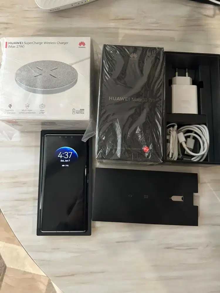 Huawei mate 30pro free wireless charger segel+powerbank ori huawei