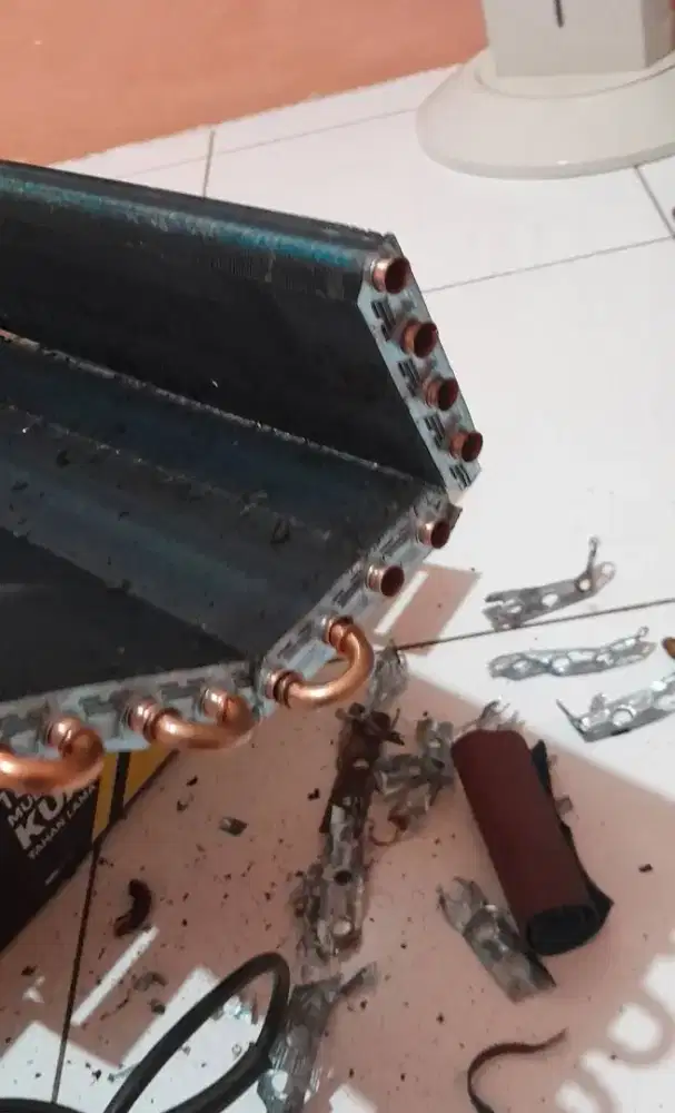 SERVICE AC PERBAIKAN DAN MAINTENANCE