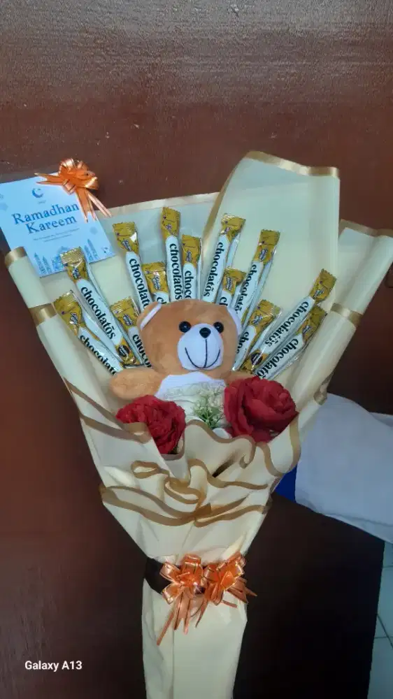 Buket chocolatos dengan boneka beruang coklat
