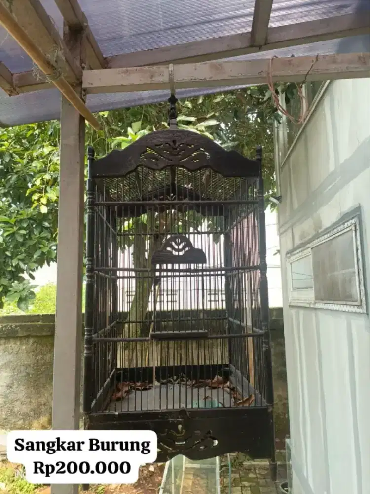 Sangkar Burung Hitam