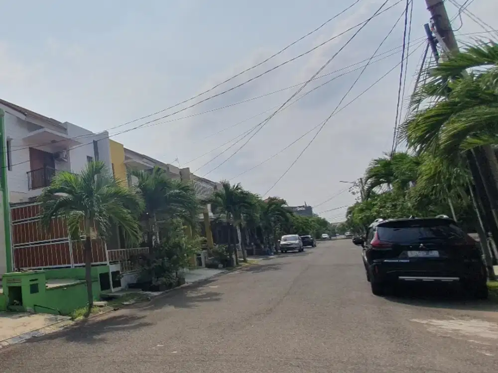 Rumah siap huni, di kota Harapan Indah, Kota Bekasi