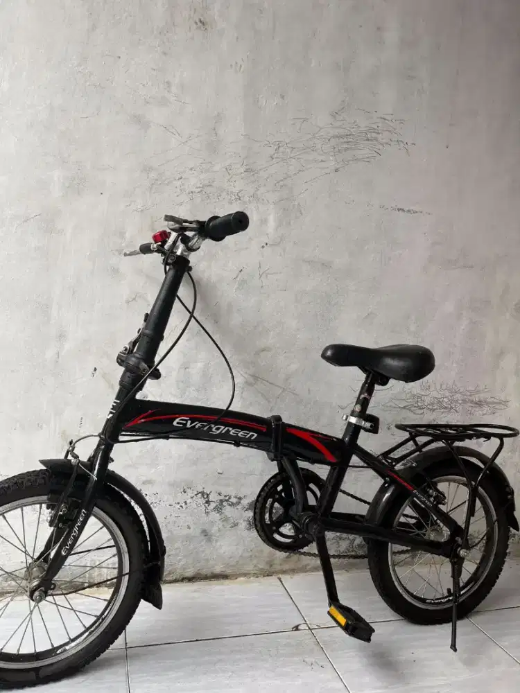 Sepeda Lipat Ever green hitam lis merah
