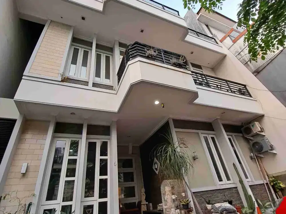 Rumah Siap Huni Jalan Lebar 3 Mobil, di Kelapa Gading, Jakarta Utara