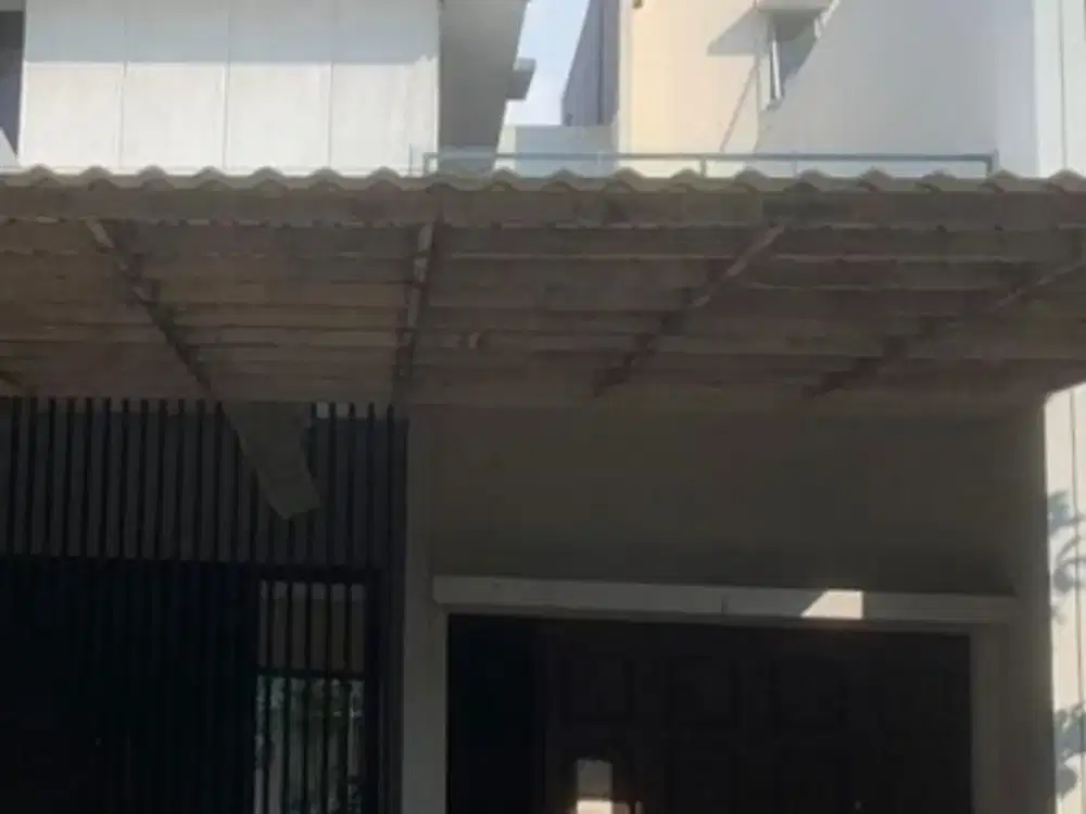 Rumah siap huni  strategis di Kota Harapan Indah, Bekasi