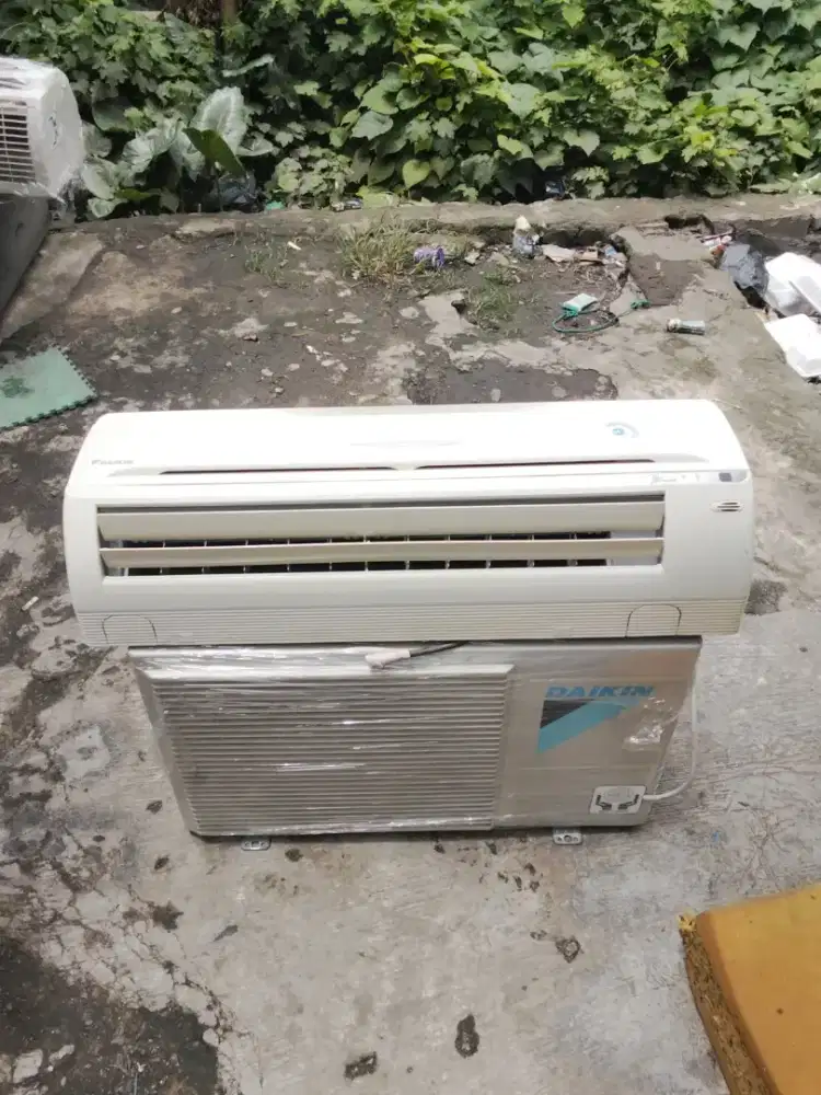 AC Daikin 1pk standar
