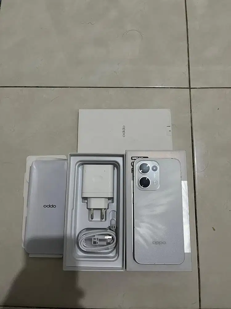 Oppo Reno 13 12/256 Fullset Garansi On