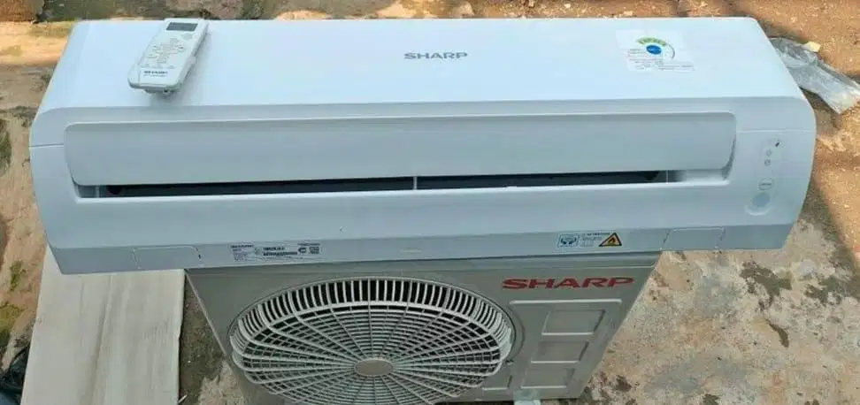 Ac 0.5 pk merk sharp second seperti baru