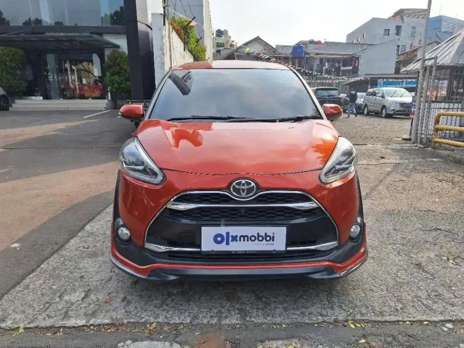 LOW DP Toyota Sienta 1.5 Q Bensin-AT 2016 NIF