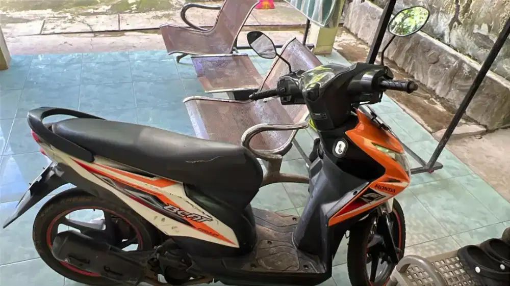 Honda Beat 2019 warna orange putih