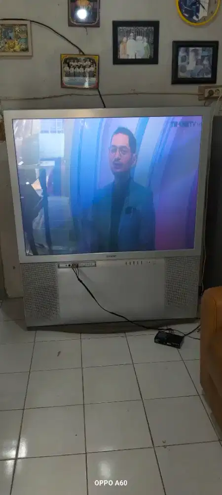 Di JUAL TV SONY   lama 50 inc
