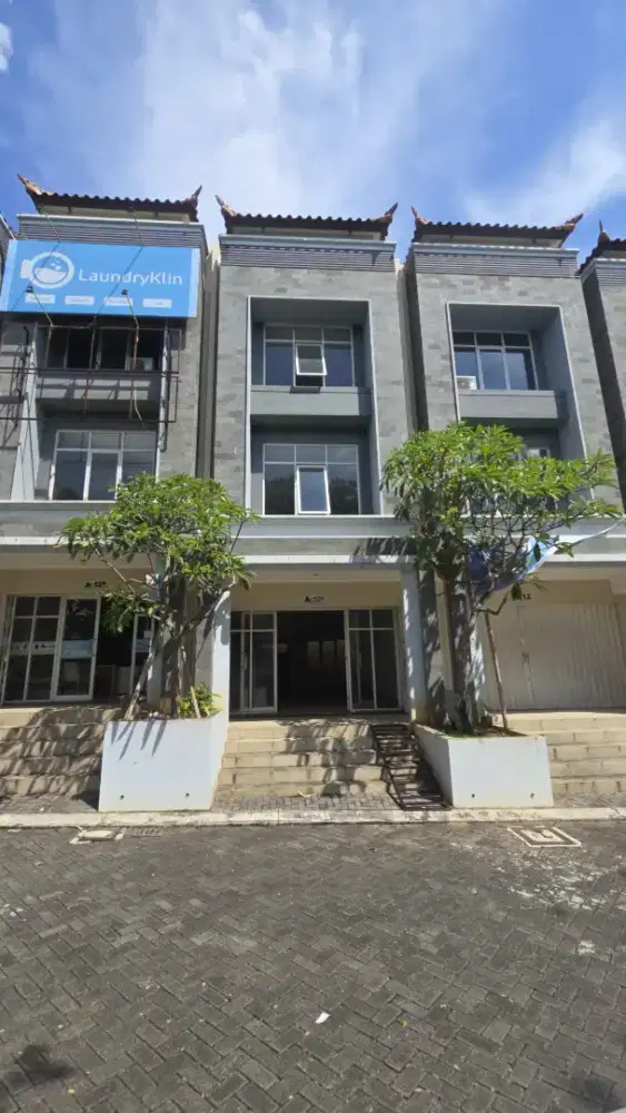 Ruko 3 lantai di jual kondisi masih baru di BERANDA BALI BSB SEMARANG