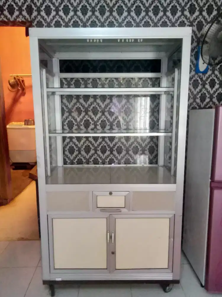 Di jual Etalase ukuran 1x1,80