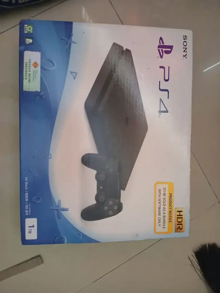 Sedang mencari ps4 atau playstation 4 sya ingin beli ps 4 bisa tawarin