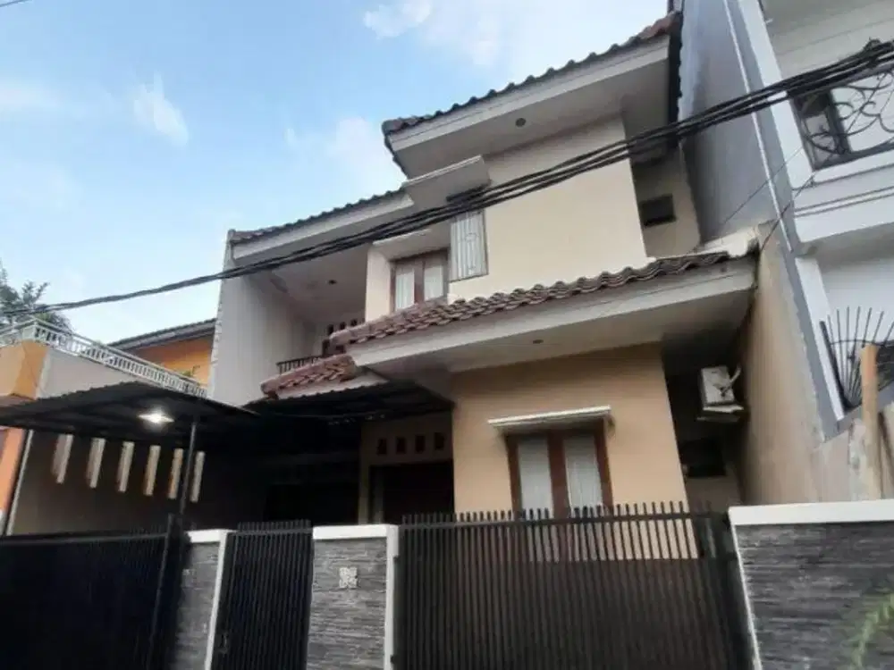 Rumah Binatang Perumahan Antara Bangunan Bagus