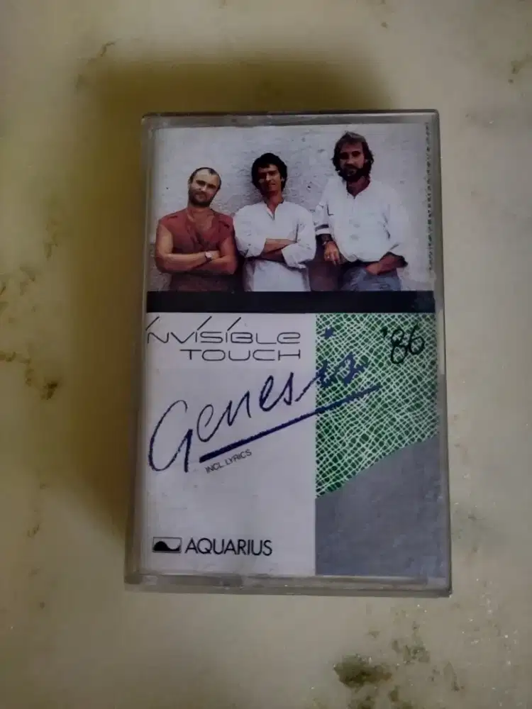 Kaset Pita Genesis - Invisible Touch