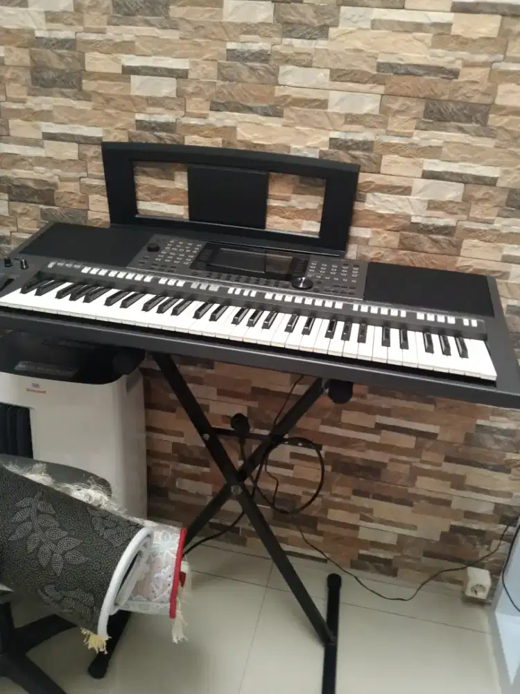 KEYBOARD YAMAHA PSR 770 LIKE NEW