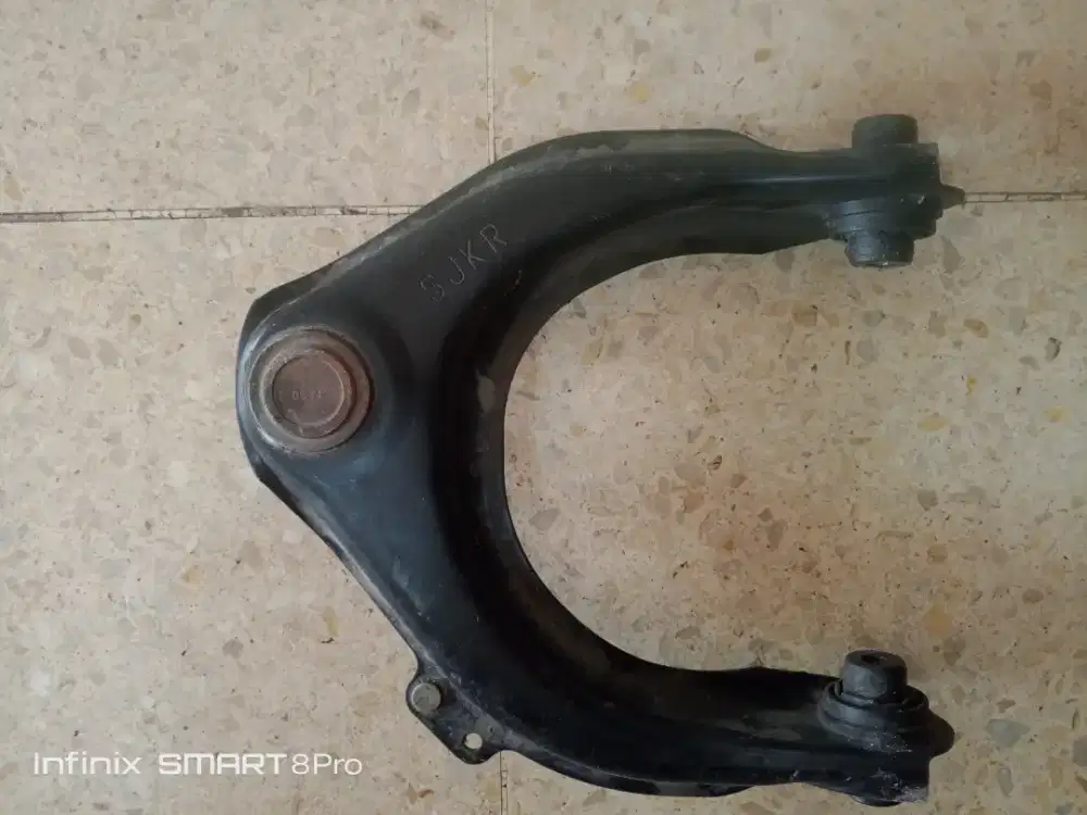 Arm atas / upper arm