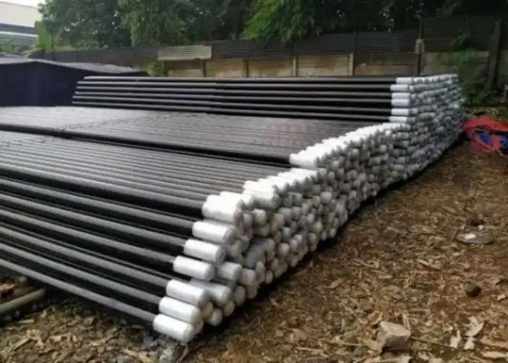 Tiang telkom dan pju