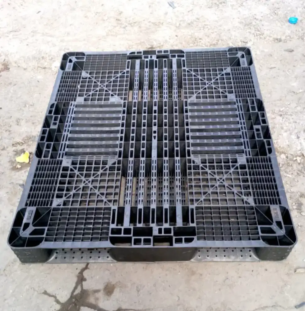 Palet plastik 130x110x12cm // pallet plastic second