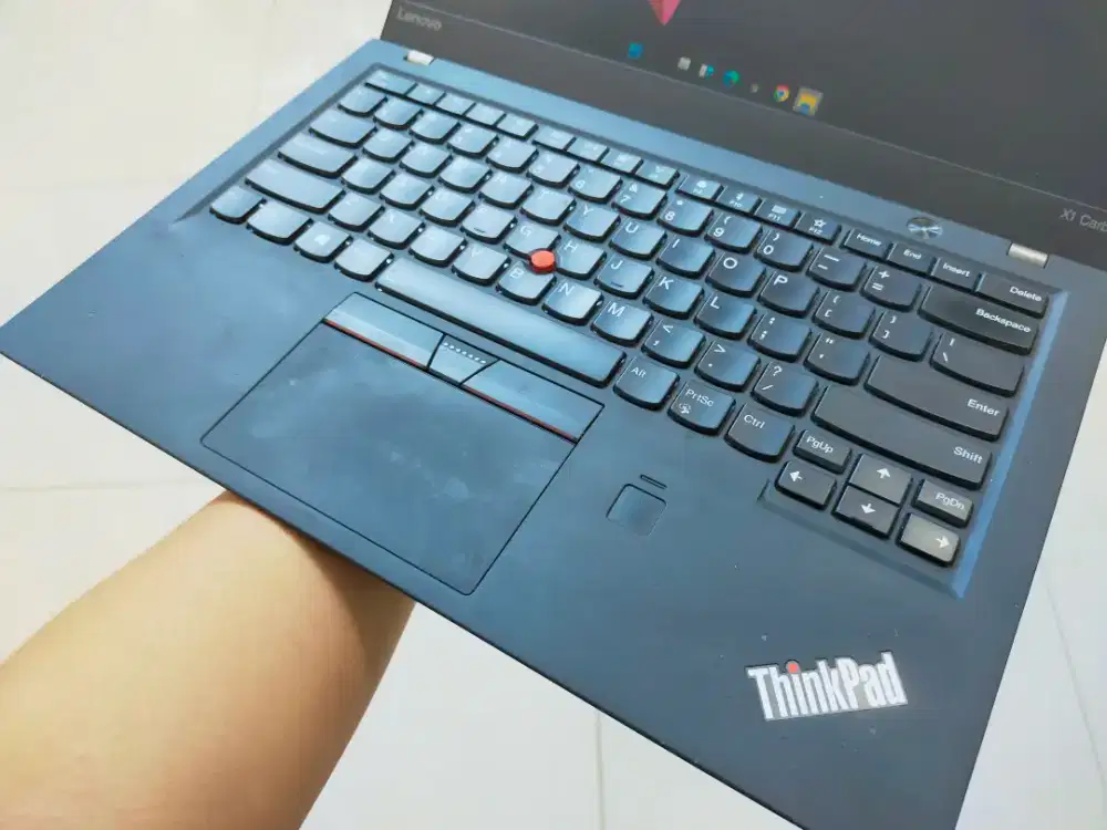 Dijual Laptop Lenovo X1 carbon Intel I5-7200 Ram 8GB DR4 SSD 256GB