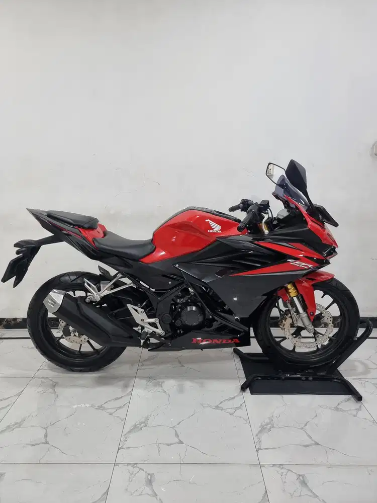Honda CBR 150 R USD Fi 2024 / 2025 bln 11 Dp 2 jtan aja KM 3 RB