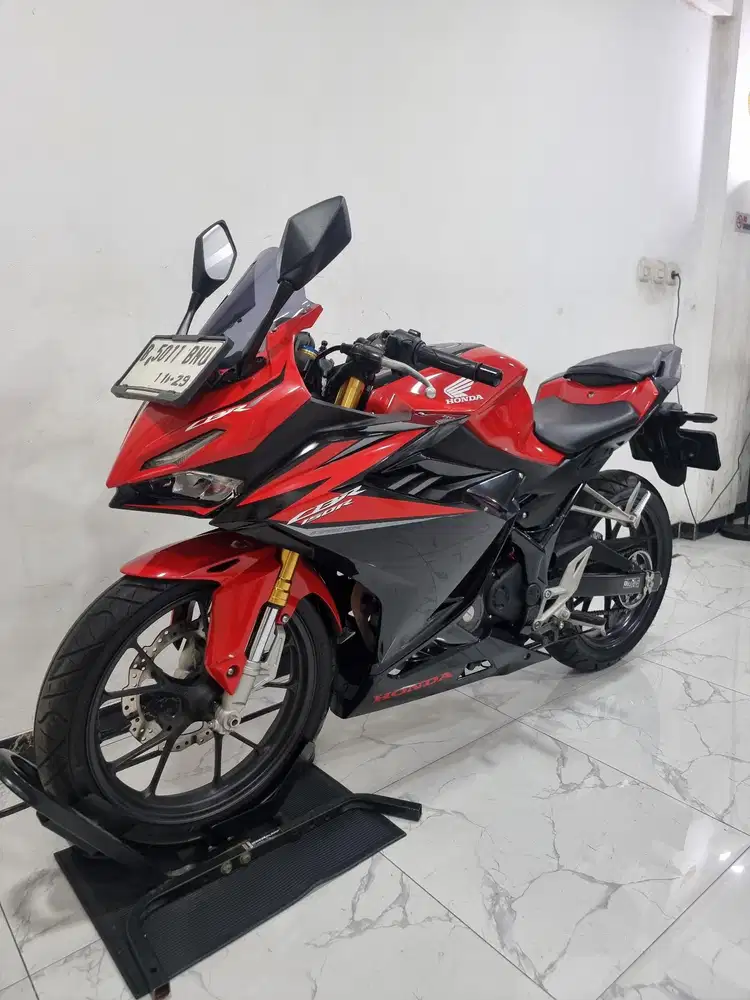 Honda CBR 150 R USD Fi 2024 / 2025 bln 11 Dp 2 jtan aja KM 3 RB