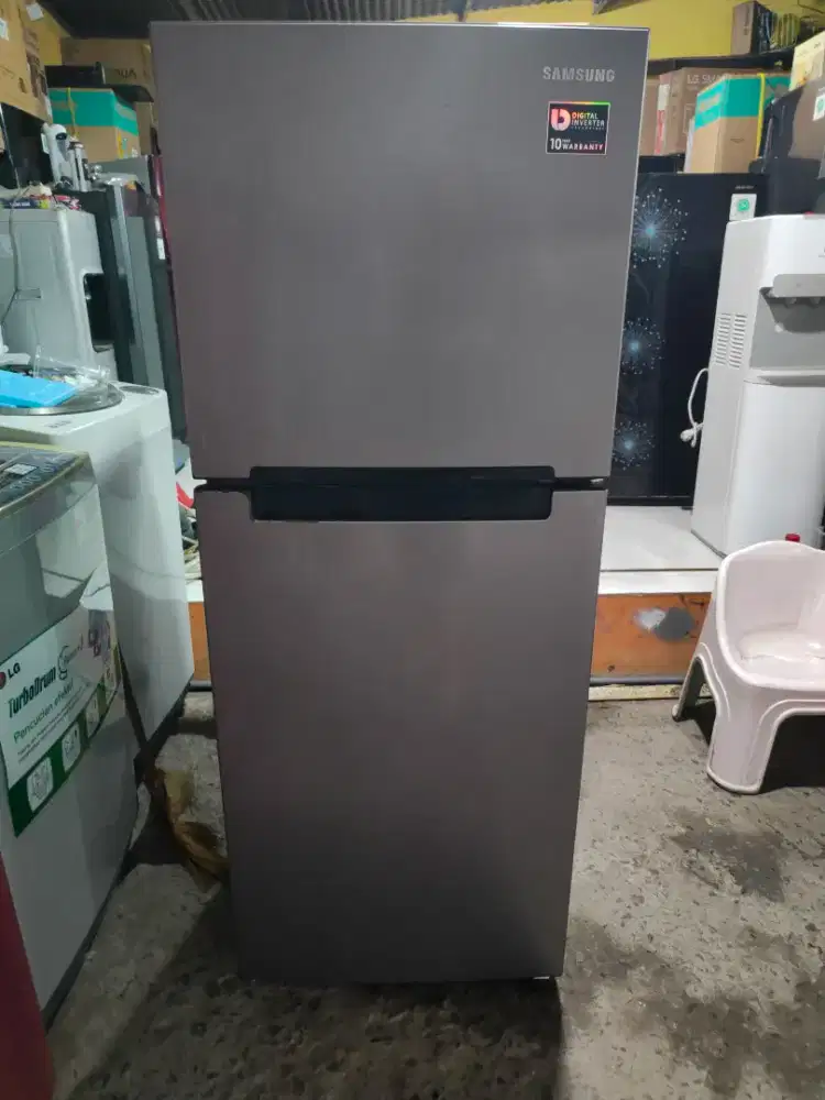 Kulkas Samsung Inverter 2pintu normal masih orisinil
