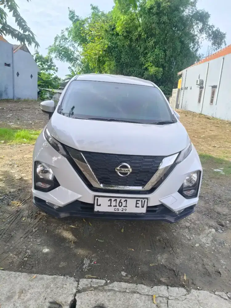 Di jual BU Nissan Livina VE matic warna putih 2019