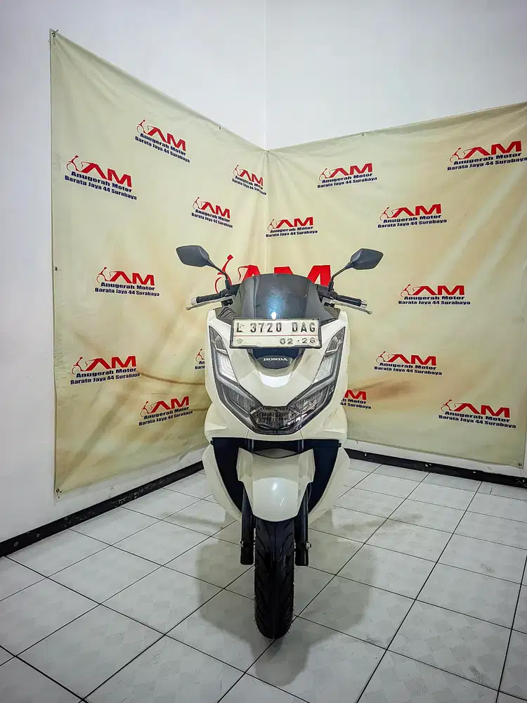 Asli Km 800 Honda PCX 160 CBS Tahun 2023 warna putih glossy